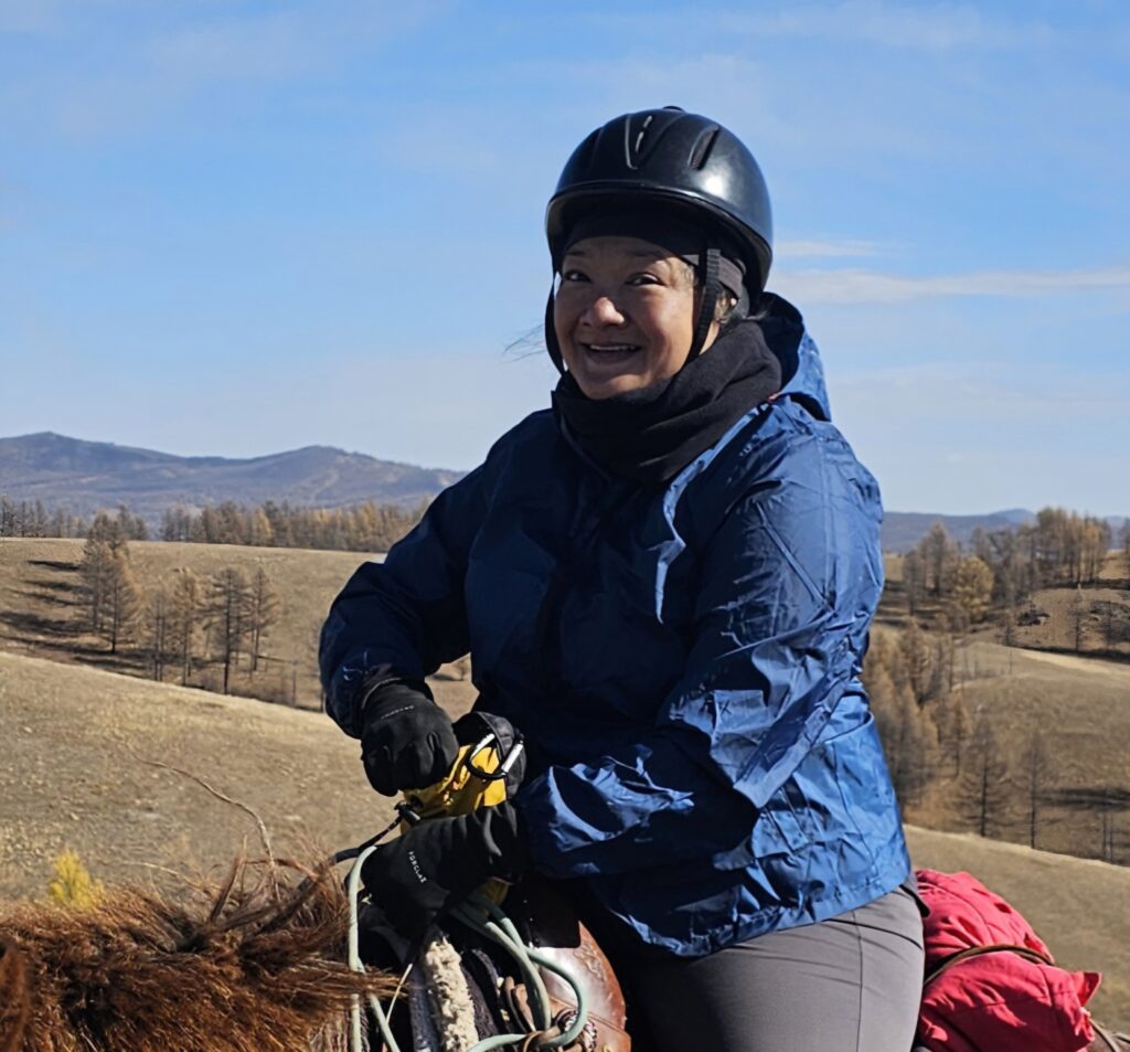 review horseback riding Mongolia. stone horse expeditions